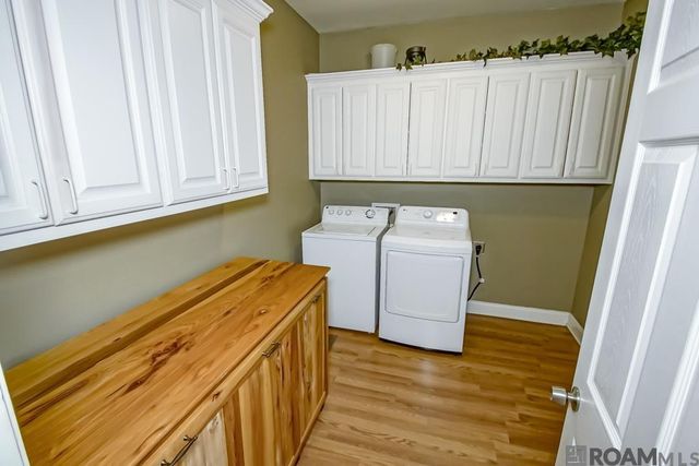 23396 Chene Blanc Ln, Maurepas, LA 70449