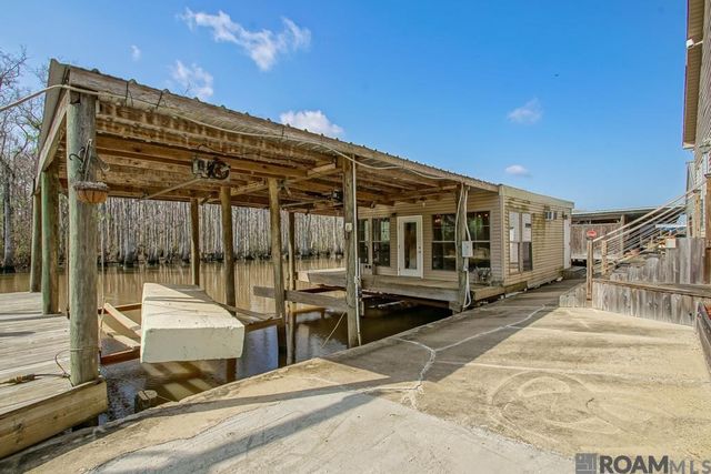 23396 Chene Blanc Ln, Maurepas, LA 70449