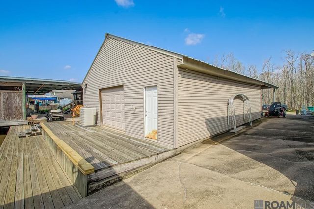 23396 Chene Blanc Ln, Maurepas, LA 70449