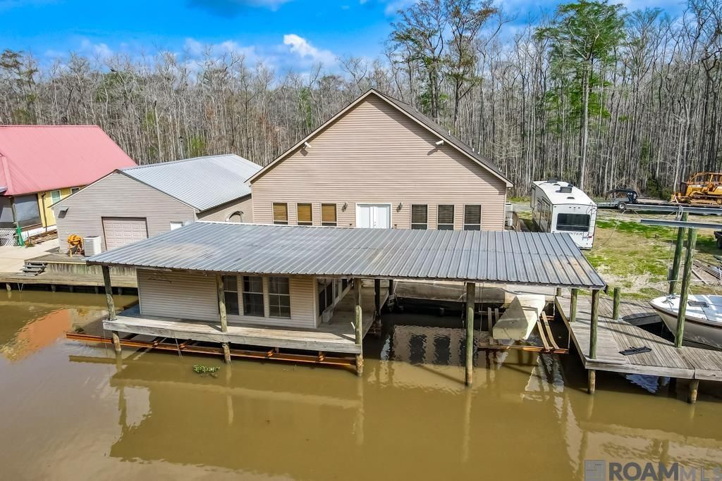 23396 Chene Blanc Ln, Maurepas, LA 70449