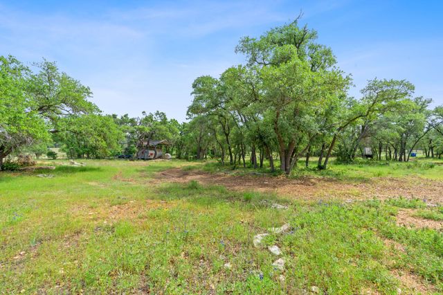 385 Country LN, Dripping Springs, TX 78620