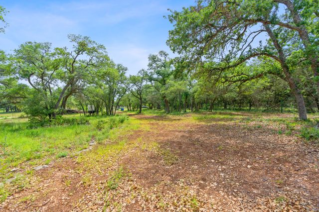 385 Country LN, Dripping Springs, TX 78620