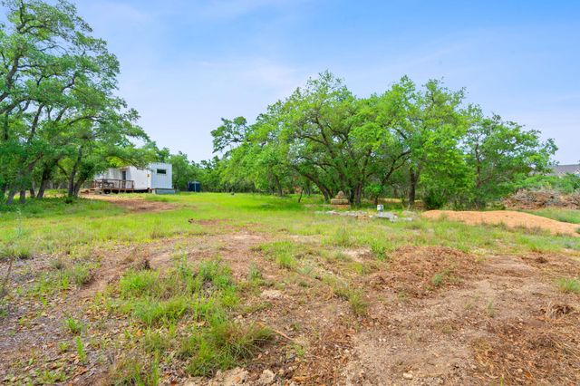 385 Country LN, Dripping Springs, TX 78620