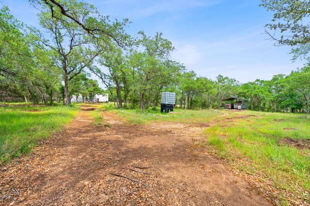 385 Country LN, Dripping Springs, TX 78620