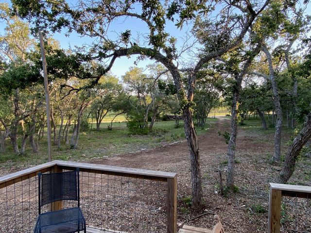 385 Country LN, Dripping Springs, TX 78620