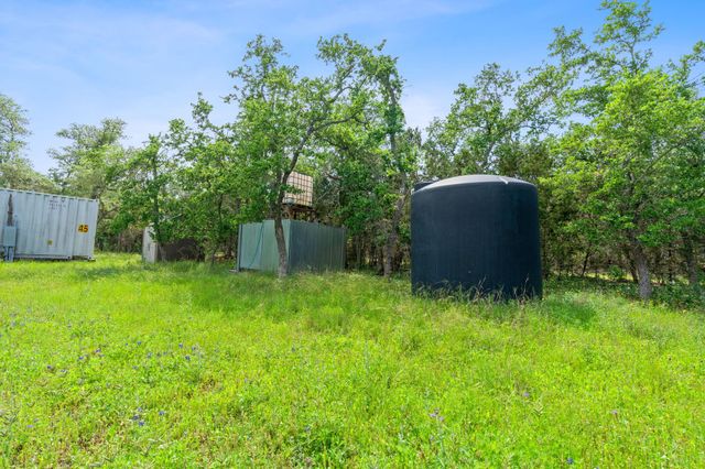 385 Country LN, Dripping Springs, TX 78620