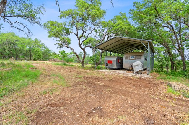 385 Country LN, Dripping Springs, TX 78620