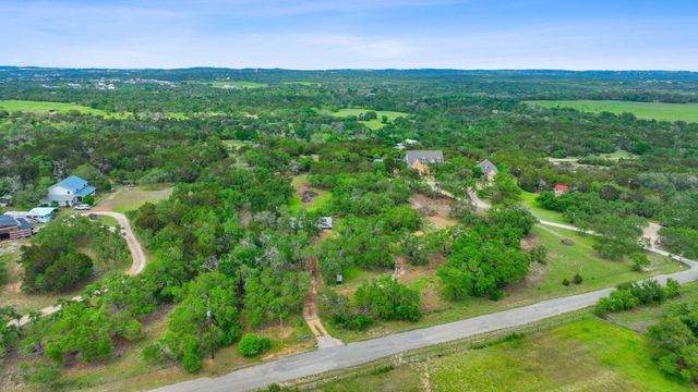 385 Country LN, Dripping Springs, TX 78620