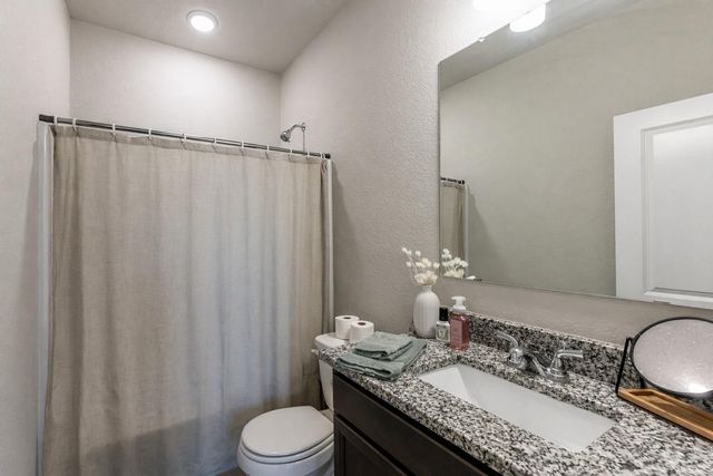 104 Laurel Oak Drive, Huntsville, TX 77320