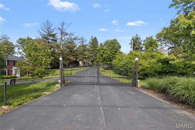 12001 Robyn Park Drive, Westwood, MO 63131