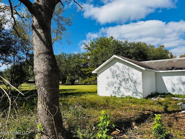 9 Rock Lane, Carriere, MS 39426