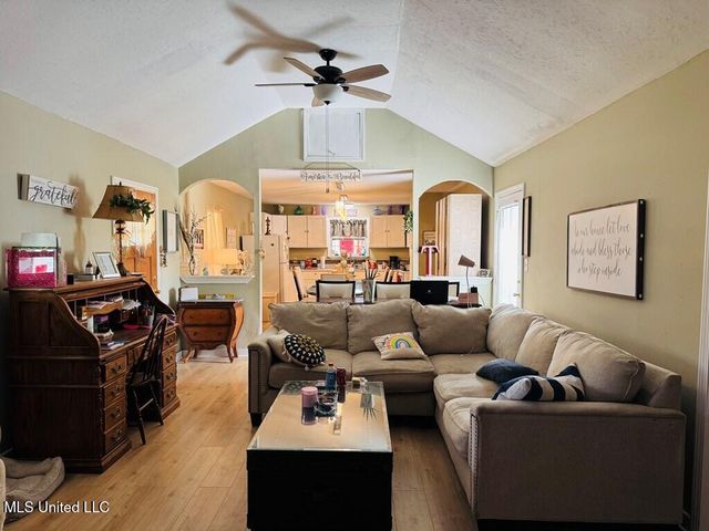 9 Rock Lane, Carriere, MS 39426