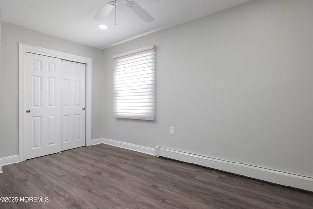 8 Portsmouth Drive, Toms River, NJ 08757