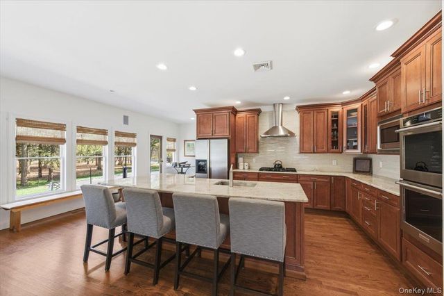 441 S Country Road, East Patchogue, NY 11772