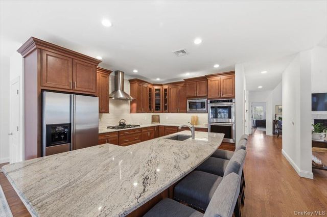 441 S Country Road, East Patchogue, NY 11772