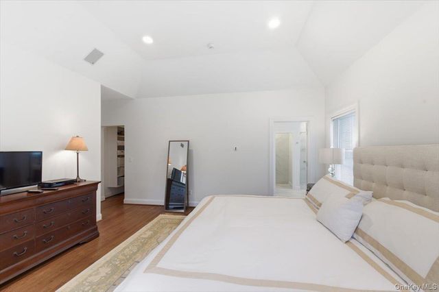 441 S Country Road, East Patchogue, NY 11772