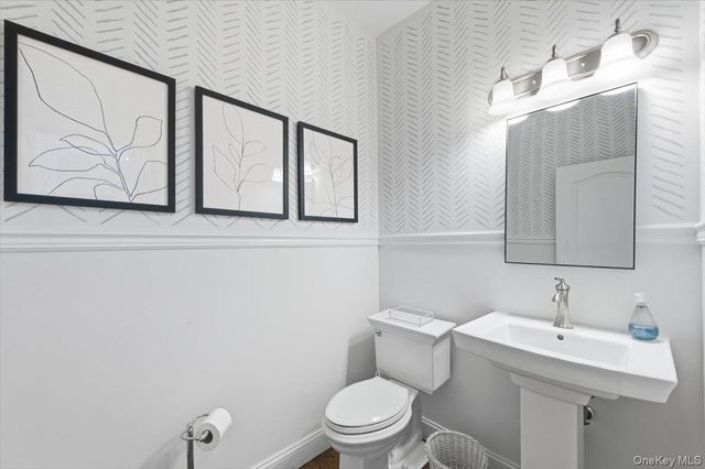 441 S Country Road, East Patchogue, NY 11772