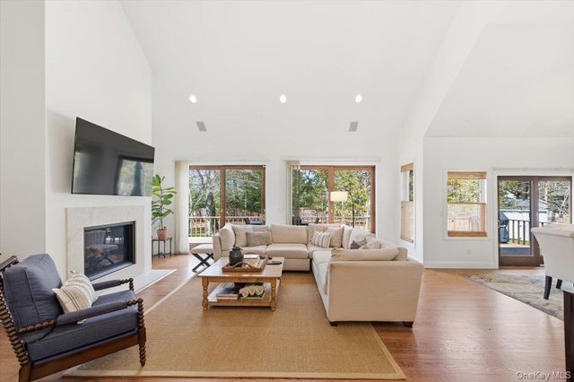 441 S Country Road, East Patchogue, NY 11772