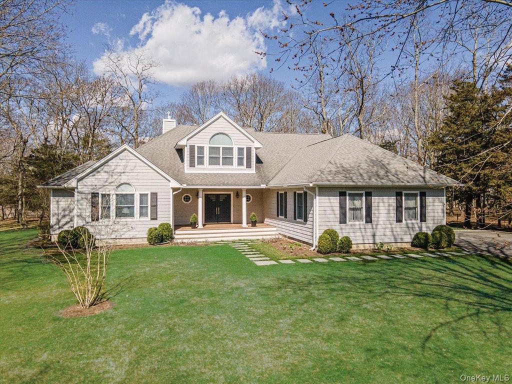 441 S Country Road, East Patchogue, NY 11772