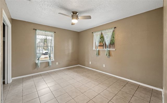 425 Vega Dr, Corpus Christi, TX 78418