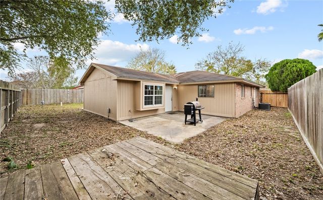 425 Vega Dr, Corpus Christi, TX 78418