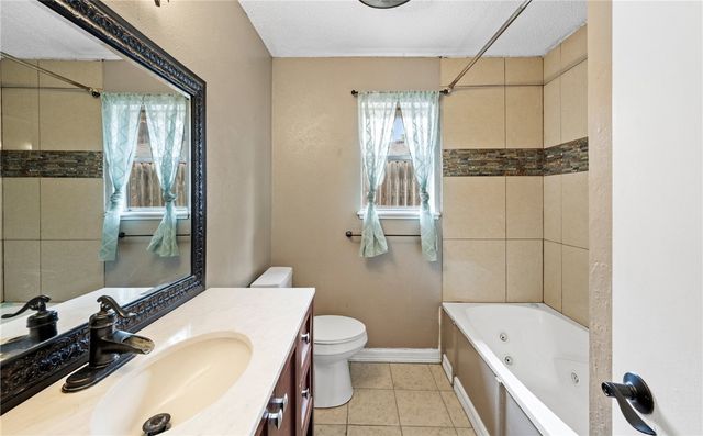 425 Vega Dr, Corpus Christi, TX 78418