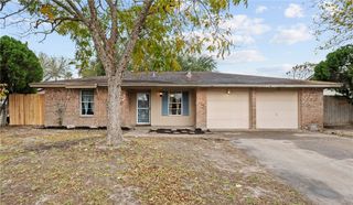 425 Vega Dr, Corpus Christi, TX 78418