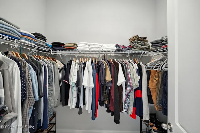 29 TRADESMAN Lane, St. Johns, FL 32259