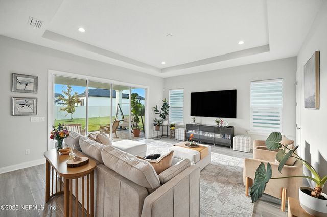 29 TRADESMAN Lane, St. Johns, FL 32259