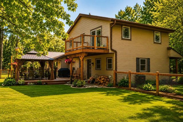 32609 Sunburst COURT, East Troy, WI 53120
