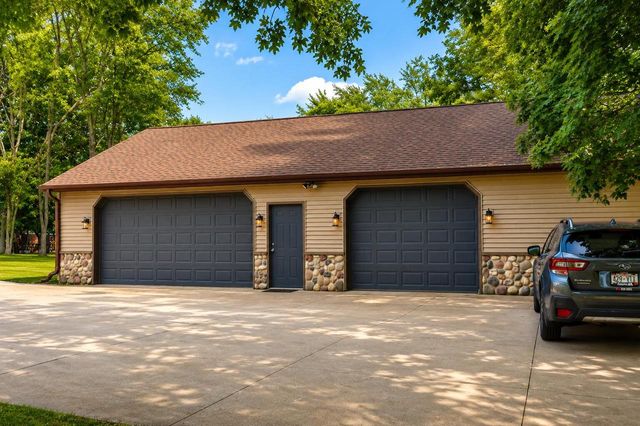 32609 Sunburst COURT, East Troy, WI 53120