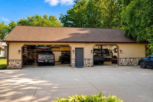 32609 Sunburst COURT, East Troy, WI 53120