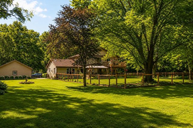 32609 Sunburst COURT, East Troy, WI 53120