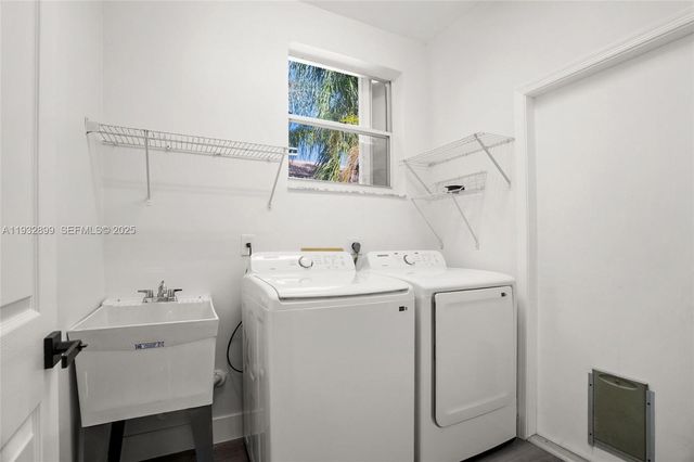 2611 Oakbrook Ln 2611, Weston, FL 33332