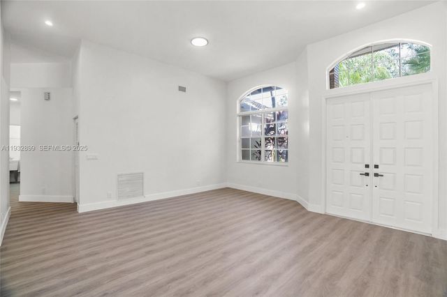 2611 Oakbrook Ln 2611, Weston, FL 33332