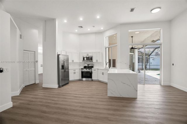 2611 Oakbrook Ln 2611, Weston, FL 33332