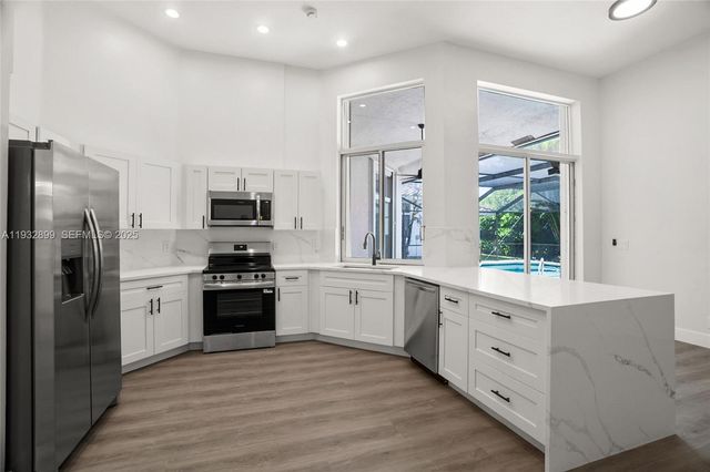 2611 Oakbrook Ln 2611, Weston, FL 33332