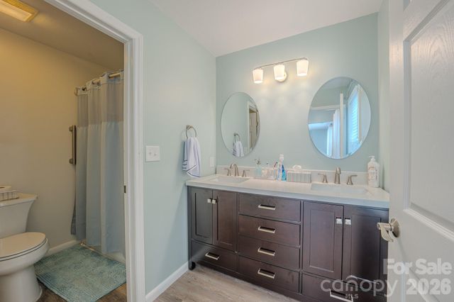 177 Clear Creekside Drive, Hendersonville, NC 28792