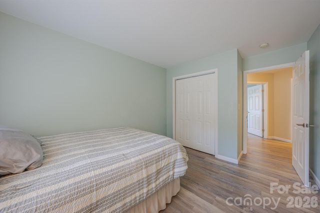 177 Clear Creekside Drive, Hendersonville, NC 28792