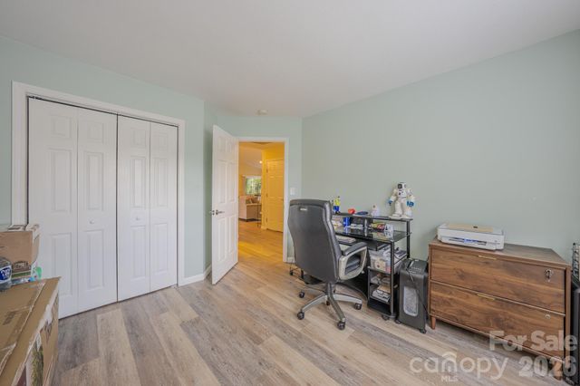 177 Clear Creekside Drive, Hendersonville, NC 28792