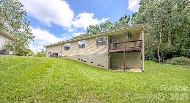 177 Clear Creekside Drive, Hendersonville, NC 28792