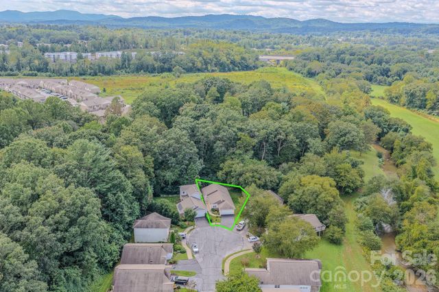 177 Clear Creekside Drive, Hendersonville, NC 28792