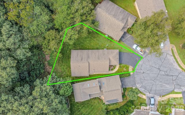 177 Clear Creekside Drive, Hendersonville, NC 28792