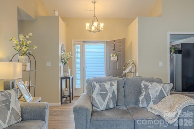 177 Clear Creekside Drive, Hendersonville, NC 28792