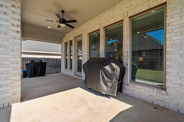 15330 Legacy Park Way, Magnolia, TX 77354