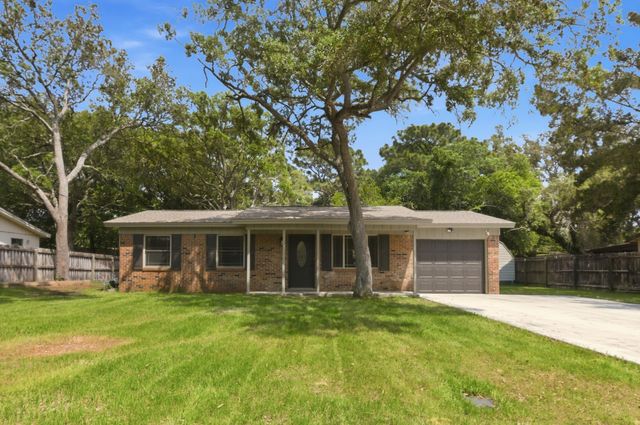 54 Berwick Circle, Shalimar, FL 32579