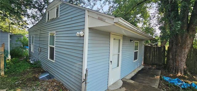 139 N CEDAR Avenue, Independence, MO 64053