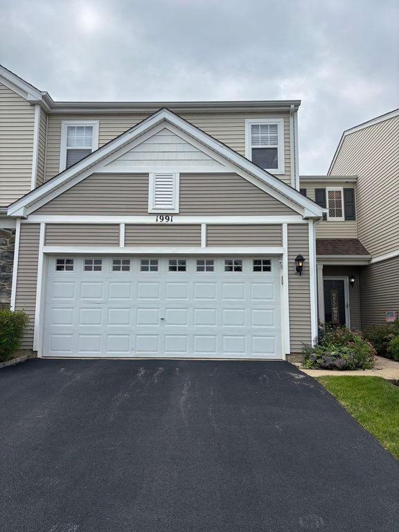 1991 Cobblestone Drive, Carpentersville, IL 60110