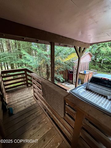 607 Rigging Lane, Ketchikan, AK 99901