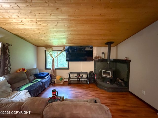 607 Rigging Lane, Ketchikan, AK 99901